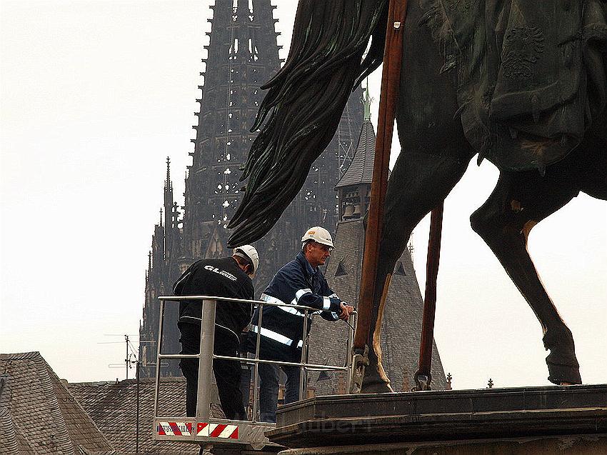 Reiterdenkmal kehrt zurueck auf dem Heumarkt P78.JPG